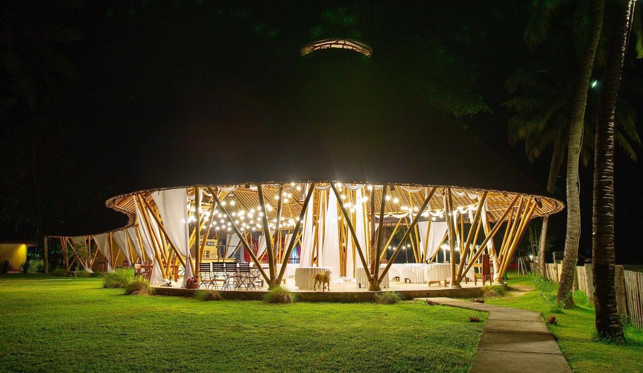 Whales And Waves Hotel Lemonga Ngoại thất bức ảnh